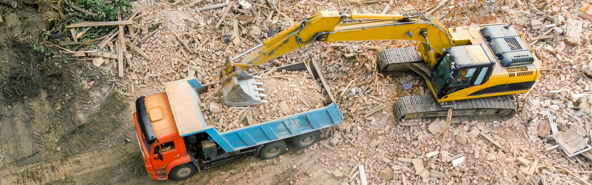 excavator cleaning junk